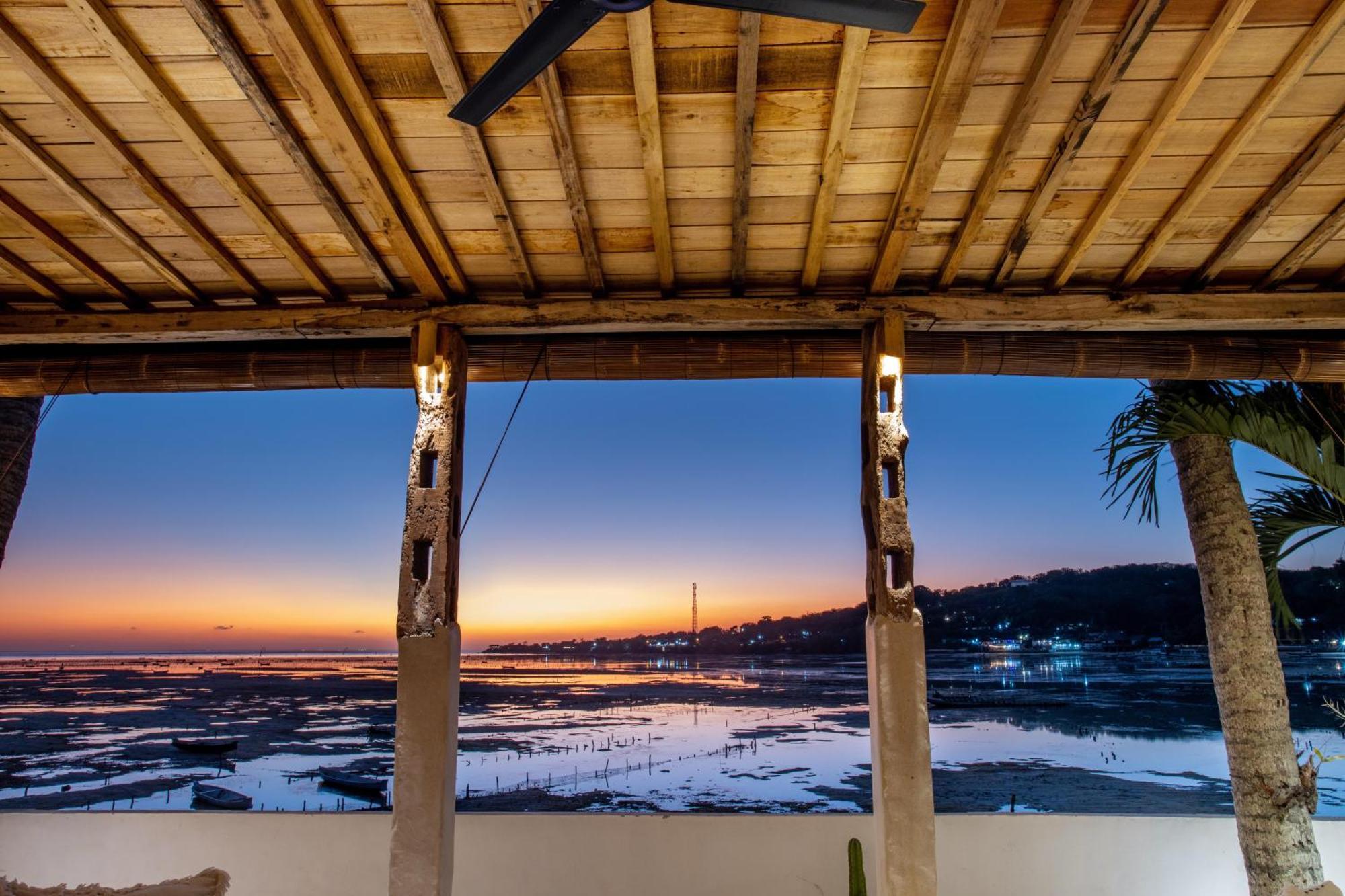 Sunset House Ceningan, 10 Person Beachview Private Villa Lembongan Exteriör bild